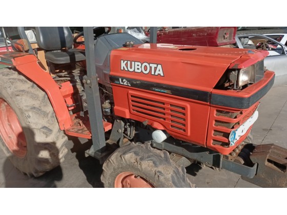 Trator Kubota 2500DT 2003 para peças